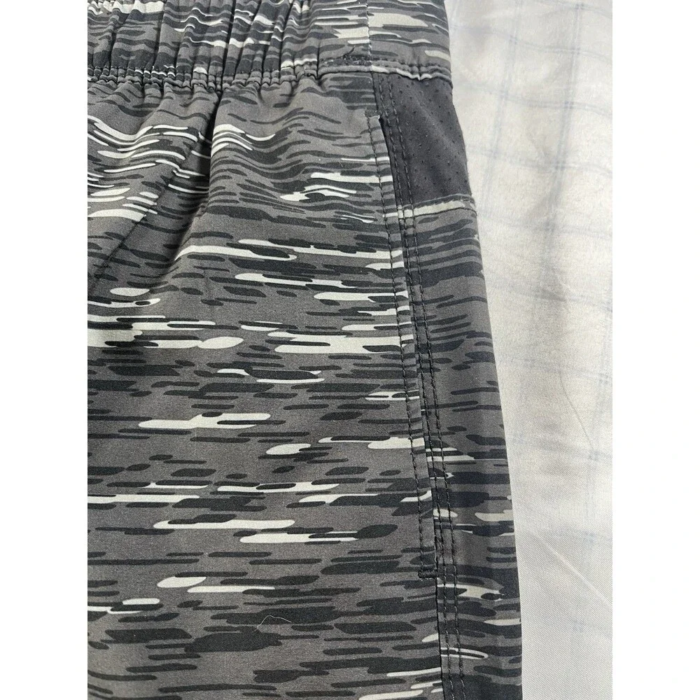 Speedo Men’s Performance Swim Trunks / Board Shorts - Size XL